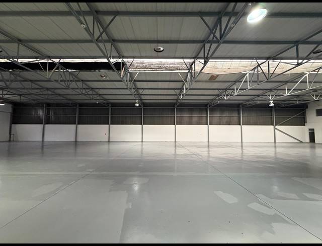 1,341M² WAREHOUSE TO LET IN HALFWAY HOUSE